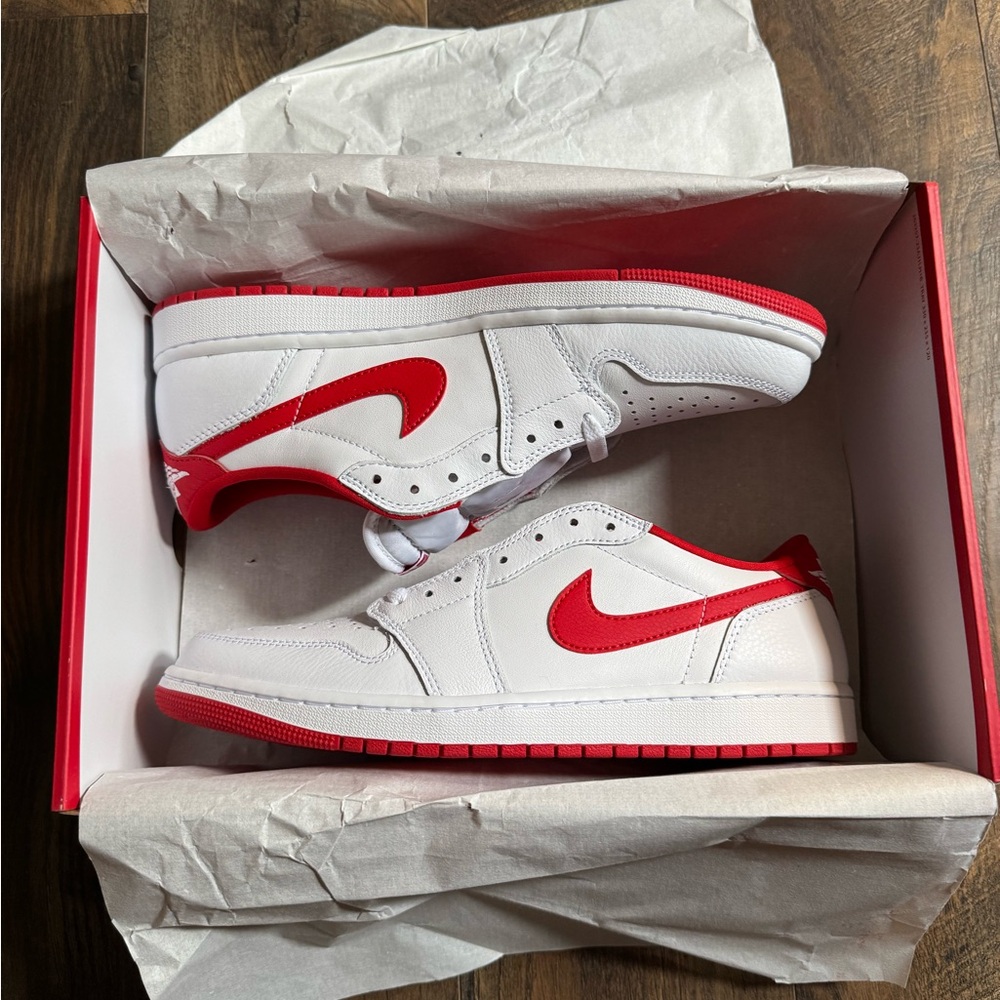Nike Retro 1 Low “University Red”